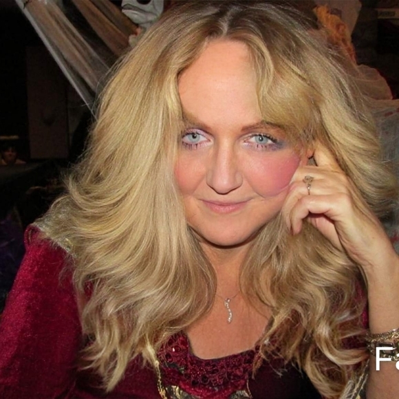 Meet your Posher, Edith - Picture 1 of 1